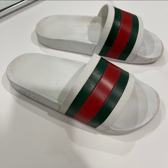 White Gucci slides - Picture 3 of 3